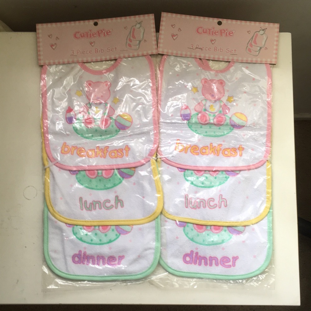 New Cutie Pie 3 Piece Baby Bibs Breakfast Lunch Dinner Teddy Bear Machine Wash
